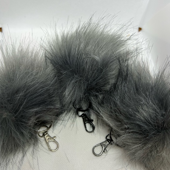 Pompoms 2 for $20 get 2 FREE!! Lots of colors. - Picture 13 of 16